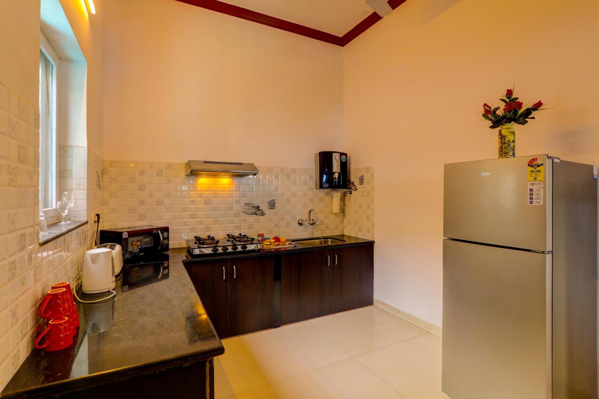 Ludo Private Pool Villa, Wifi-Caretaker-Parking, North Goa Бага Екстериор снимка