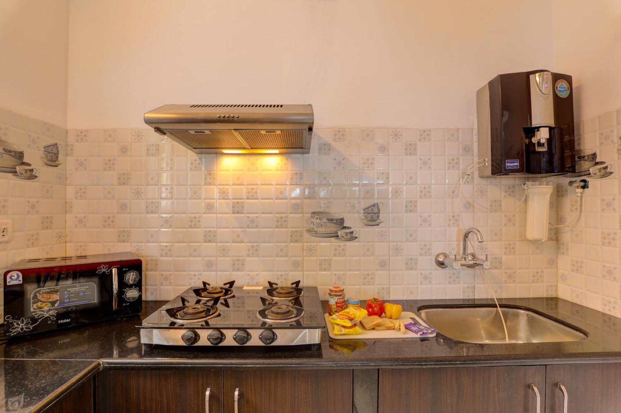 Ludo Private Pool Villa, Wifi-Caretaker-Parking, North Goa Бага Екстериор снимка